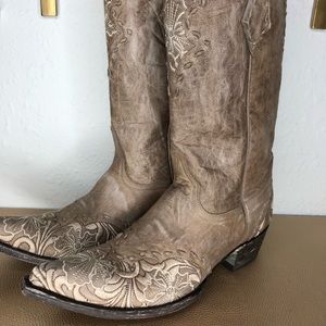 Worn once Erin Gringos!